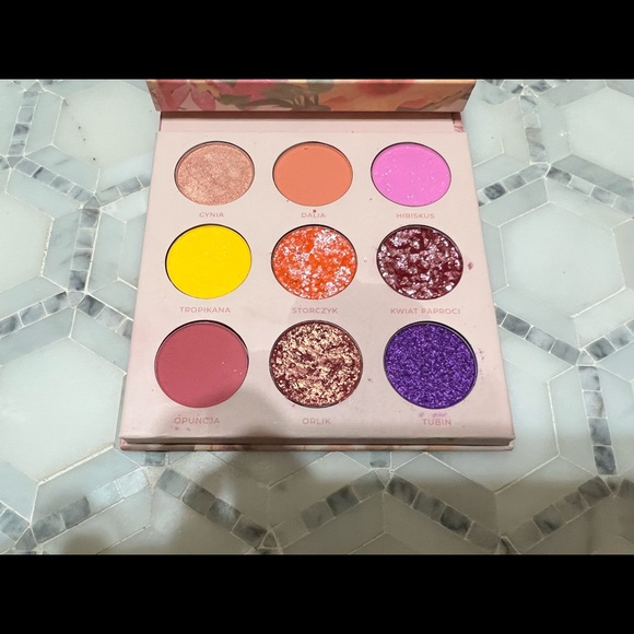 Glam shop Eyeshadow Palette - Picture 2 of 2